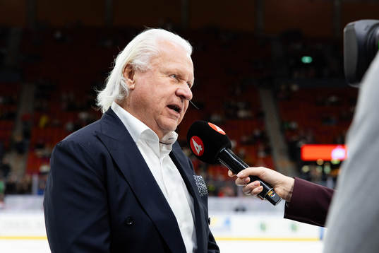s Kajsa Kalméus innan  ishockeymatchen i SHL mellan