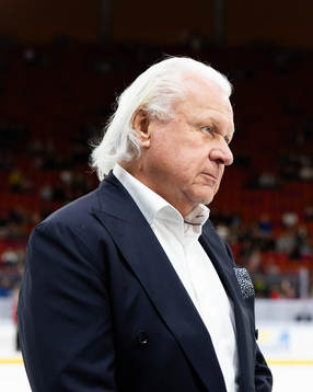 s Kajsa Kalméus innan ishockeymatchen i SHL mellan