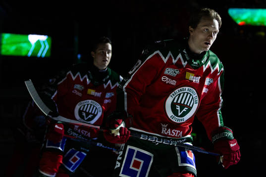 Frölundas Carl Klingberg innan ishockeymatchen i SHL