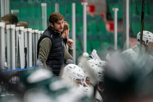 Rögles tränare Adam Bengtsson