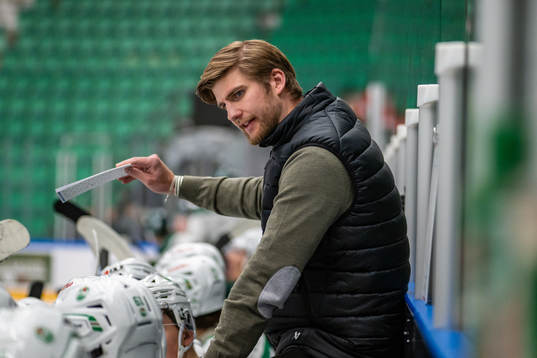 Rögles tränare Adam Bengtsson