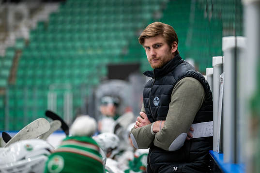 Rögles tränare Adam Bengtsson