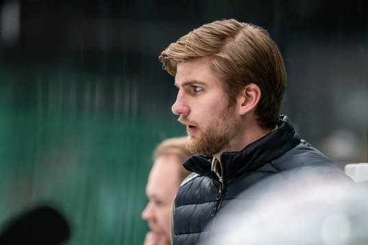 Rögles tränare Adam Bengtsson
