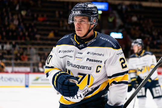 HV71s André Petersson jublar