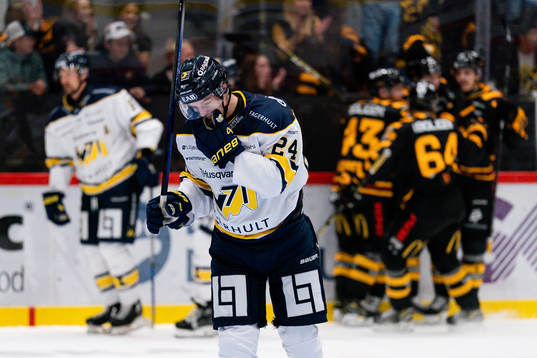 HV71s Oscar Fisker Molgaard deppar