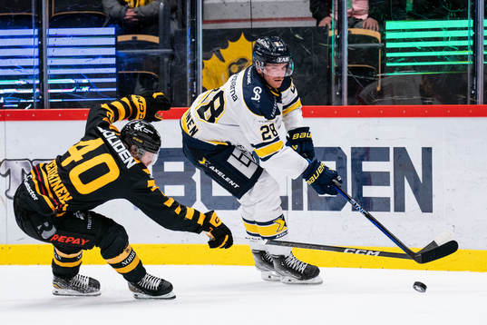 Skellefteås Anton Heikkinen och HV71s Joonas Nättinen