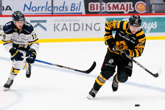 HV71s Henrik Borgström och Skellefteås Oskar Nilsson