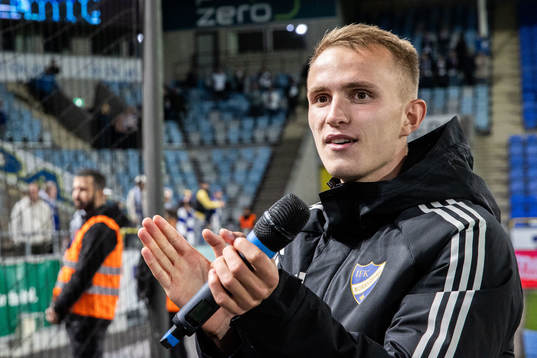 IFK Norrköpings Victor Stange Lind jublar