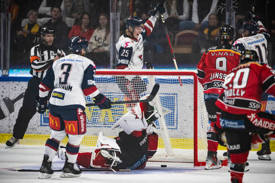Linköpings Filip Bystedt jublar