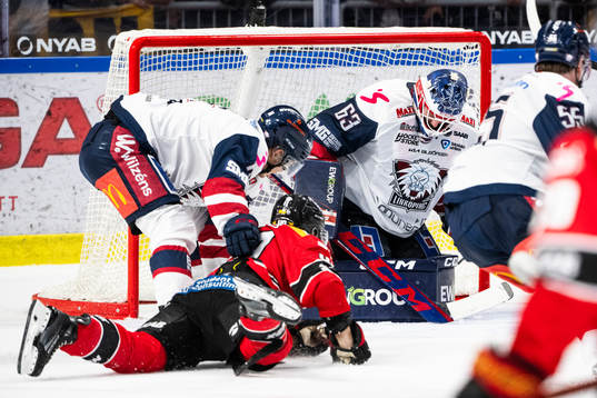 Luleås David Lilja gör 4-1 bakom Linköpings målvakt