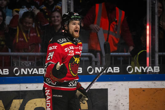 Luleås Brendan Shinnimin jublar