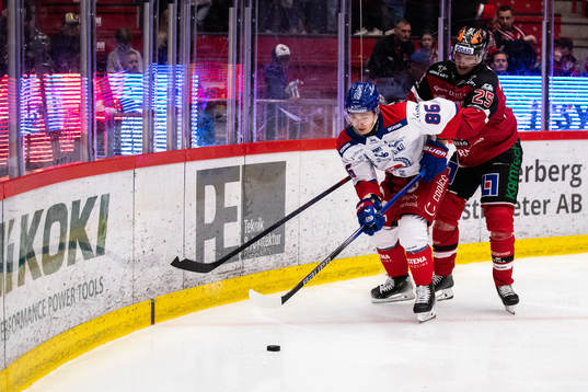 Oskarshamns Lukas Jasek och Örebros Philip Holm