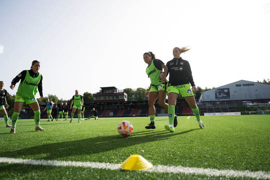 Kristianstads Carly Wickenheiser och Maja Wangerheim