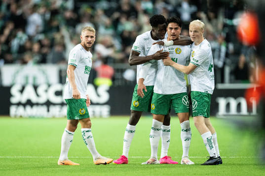Hammarbys Jusef Erabi jublar med Simon Strand, Nathaniel