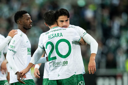 Hammarbys Jusef Erabi och Nahir Besara jublar
