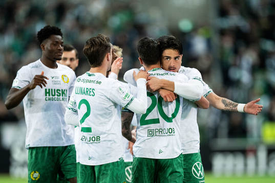 Hammarbys Jusef Erabi och Nahir Besara jublar