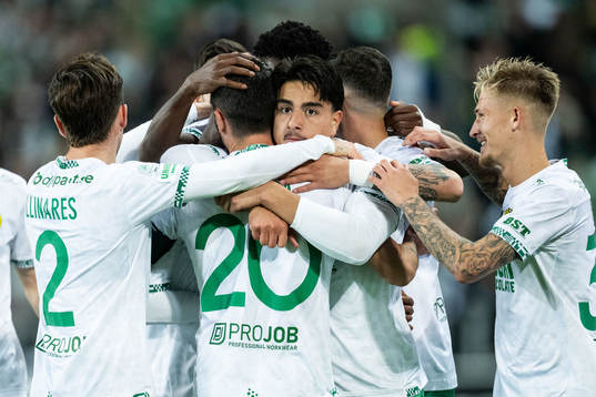 Hammarbys Jusef Erabi och Nahir Besara jublar med