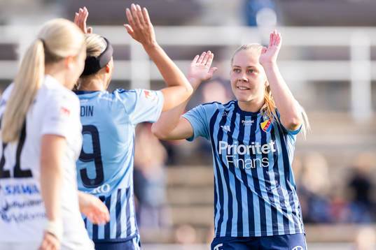 Djurgårdens Alice Bergström jublar