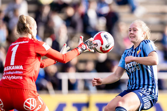 Kalmars målvakt Laura Frederikke Worsøe Nielsen och