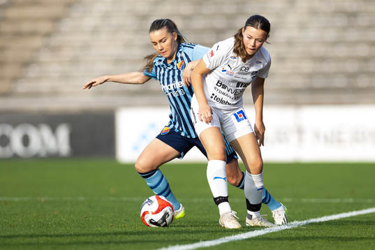 Djurgårdens Ebba Hed och Kalmars Paulina Madeling
