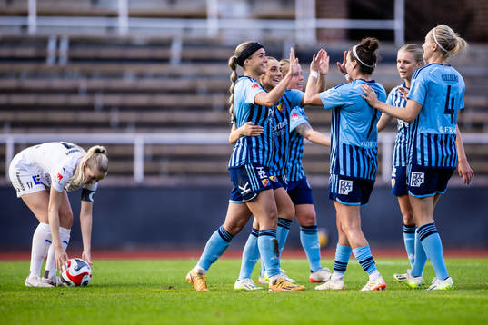 Djurgårdens Lova Lundin, Tilde Lindwall, Hayley Dowd ,