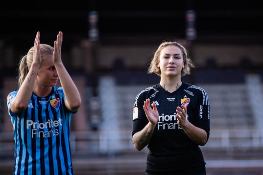 Djurgårdens Nellie Lilja och målvakt Katelin Talbert