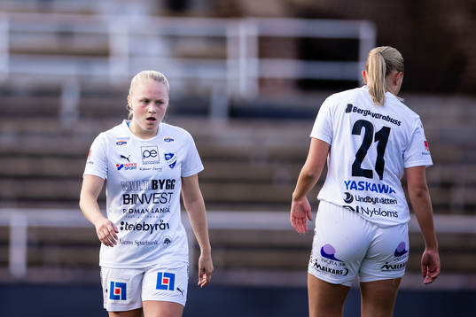 Kalmars Wilma Finnman och Elin Blomberg deppar