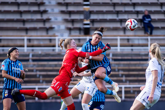 Kalmars målvakt Laura Frederikke Worsøe Nielsen och