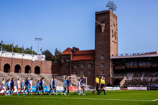 Djurgårdens och Kalmars spelare gör entré på Stockholms