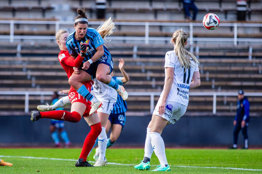 Kalmars målvakt Laura Frederikke Worsøe Nielsen och