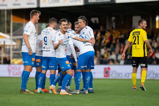 Värnamos Ajdin Zeljkovic jublar
