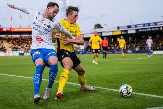 Mjällbys Elliot Stroud och Värnamos Gustav Engvall