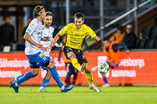 Mjällbys Leo Walta och Värnamos Simon Thern