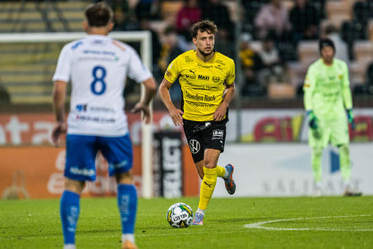 Mjällbys Colin Rösler och Värnamos Albion Ademi