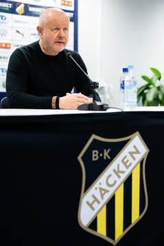 Häckens tränare Per-Mathias Høgmo på presskonferensen