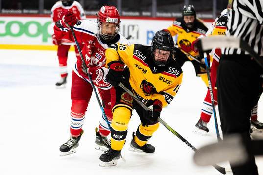 Timrås Sofie Lindström och Luleås Elina Sydenhag
