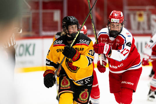 Luleås Chloe Berntdsson och Timrås Julia Kaldensjö