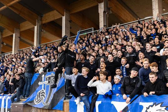 Sirius supportrar jublar