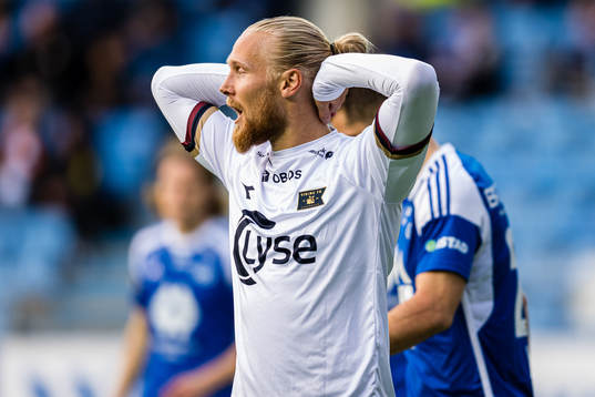 Lars-Jørgen Salvesen of Viking looks dejected