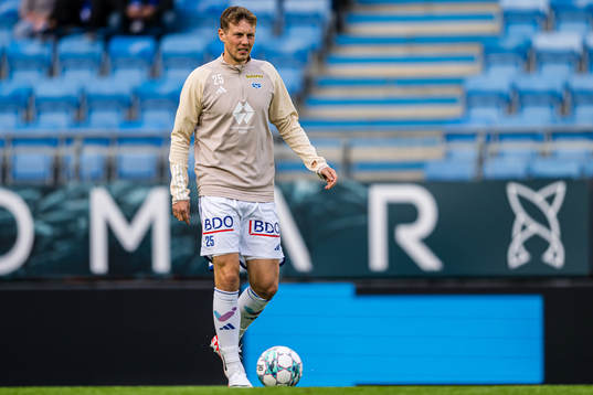 Anders Hagelskjær of Molde warms up