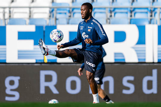 Djibril Thialaw Diop of Viking warms up