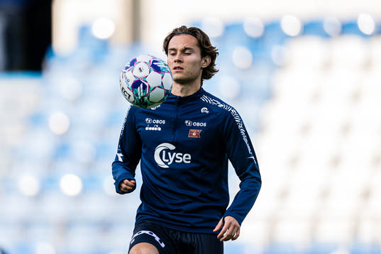 Markus Solbakken of Viking warms up
