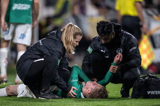 Jönköpings Södras Måns Isaksson har ont