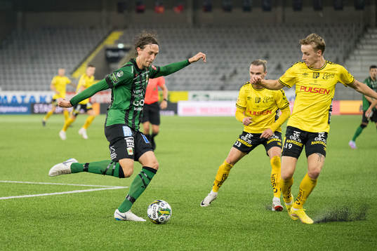 Varbergs Joakim Lindner och Elfsborgs Jeppe Møldrup Okkels