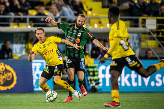 Elfsborgs Simon Hedlund och Varbergs Oskar Sverrisson