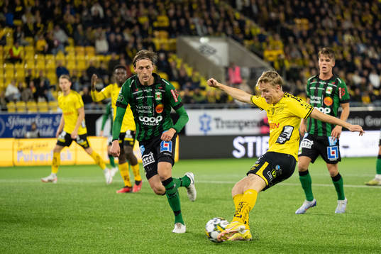 Varbergs Joakim Lindner och Elfsborgs Jeppe Møldrup Okkels