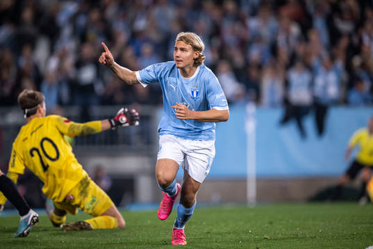 Malmö FFs Sebastian Nanasi jublar