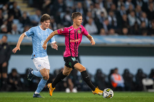 Malmö FFs Oliver Berg och Brommapojkarnas Samuel Leach Holm
