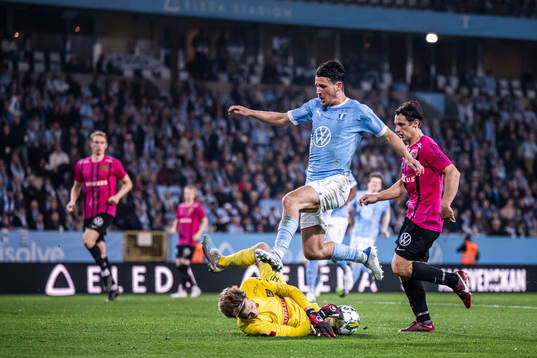 Malmö FFs Stefano Vecchia och Brommapojkarnas Filip Sidklev