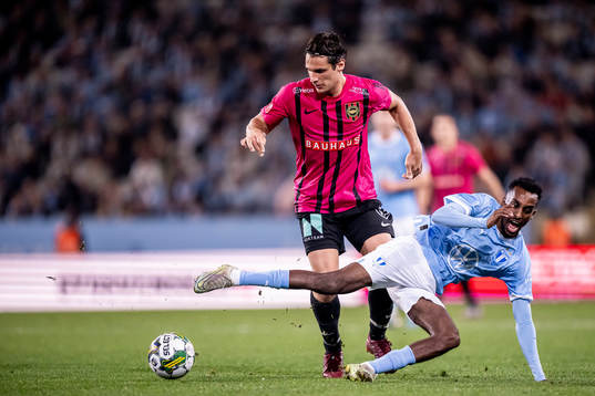 Brommapojkarnas Kevin Ackermann och Malmö FFs Taha Ali